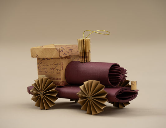 Esfera tren de origami en vino, pieza individual, hecha a mano