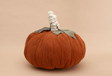 Cargar imagen en el visor de la galería, CALABAZA TELA PANA NARANJA OBJETO DECORATIVO
