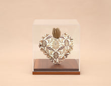 Cargar imagen en el visor de la galería, Sagrado Corazón de origami, en acrílico