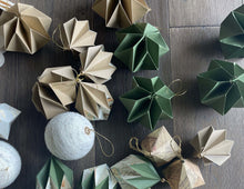 Cargar imagen en el visor de la galería, ESFERA NOCHEBUENA, JUEGO DE 6 PZ