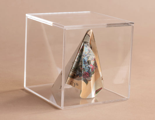 Virgen de origami para bolo, en acrílico, hecha a mano en el taller de Stampilla