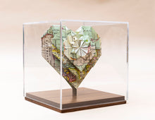 Cargar imagen en el visor de la galería, Corazon en caja de acrílico