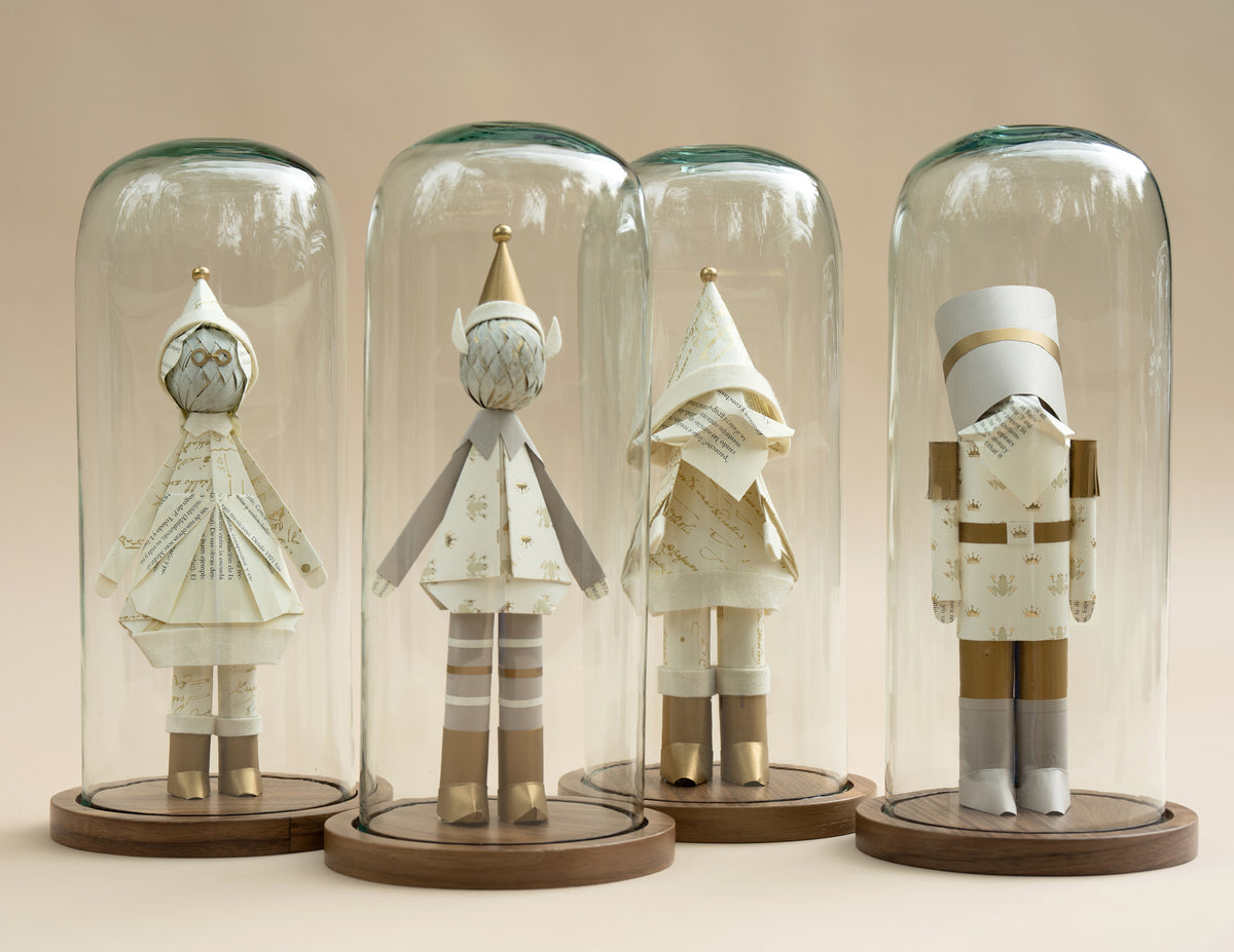 Señora Claus de origami en capelo, disponible en vino