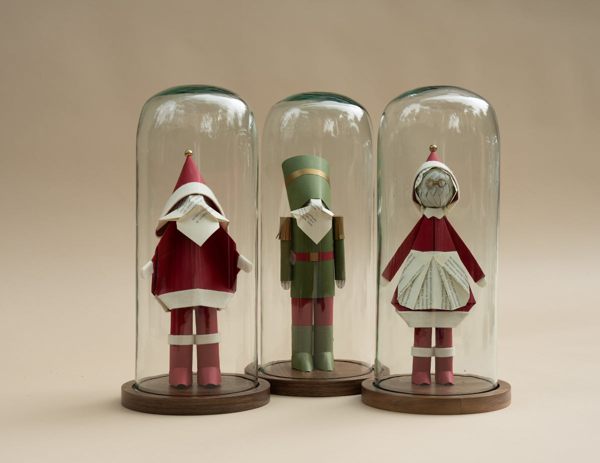 Señora Claus de origami en capelo, hecha a mano en el taller de Stampilla