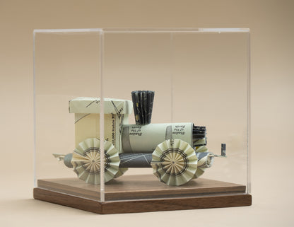 Tren de origami, en caja de acrílico