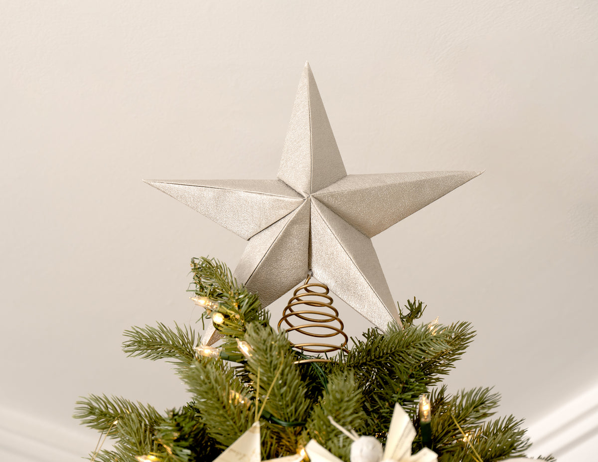Punta de árbol estrella, disponible en dorada y plateada