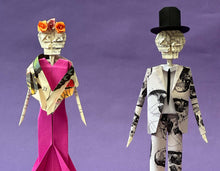 Cargar imagen en el visor de la galería, CAPELO CATRINA VESTIDO ROSA OBJETO DECORATIVO
