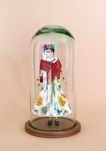 Cargar imagen en el visor de la galería, FRIDA CAPELO OBJETO DECORATIVO
