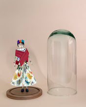Cargar imagen en el visor de la galería, FRIDA CAPELO OBJETO DECORATIVO
