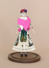 Cargar imagen en el visor de la galería, FRIDA CAPELO OBJETO DECORATIVO
