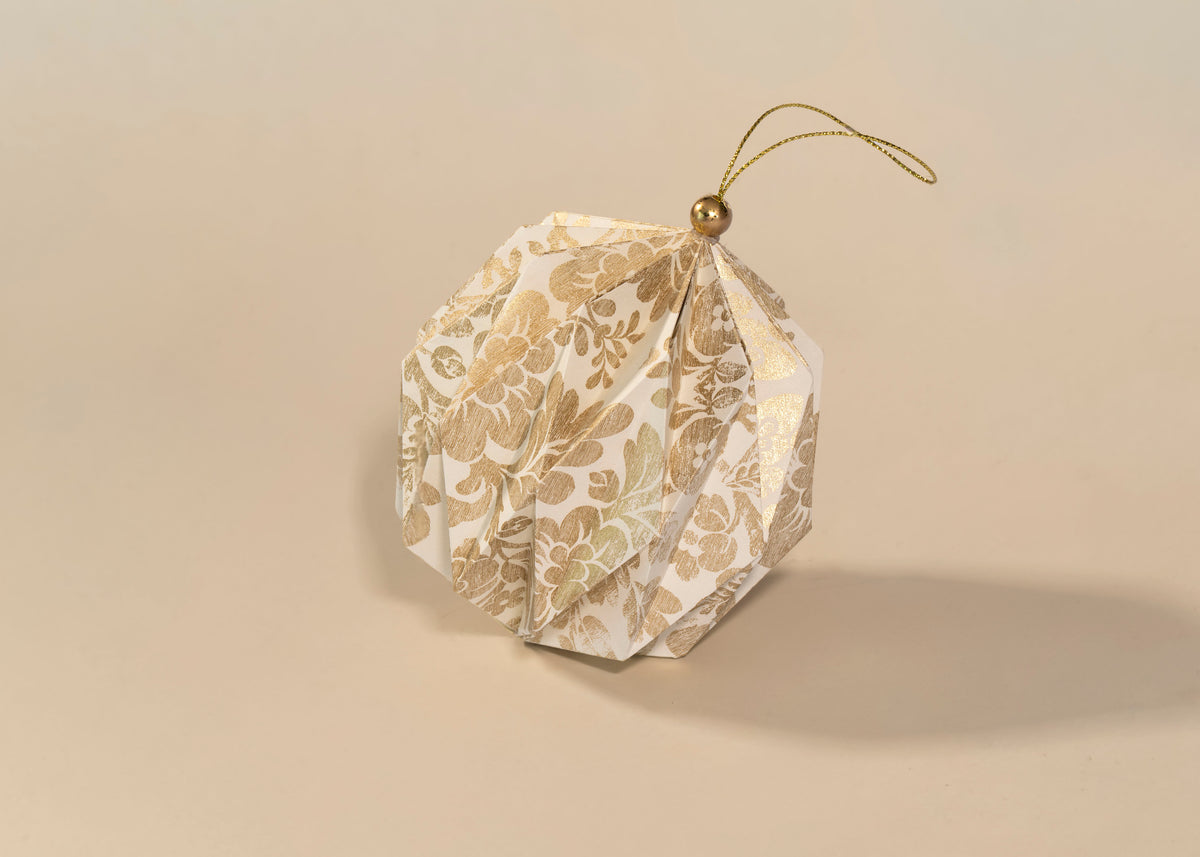 Esfera rombos dorada, origami hecho a mano