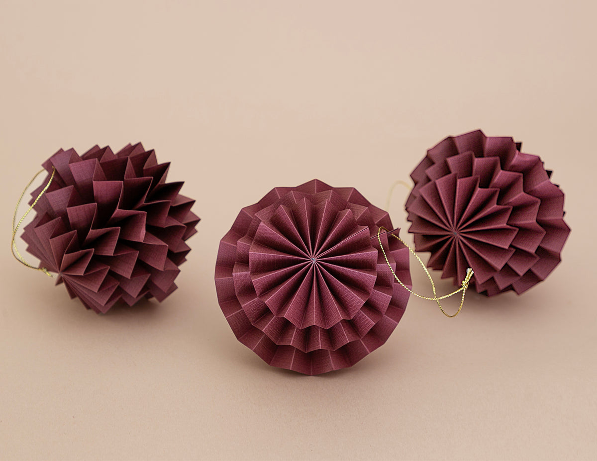 Esferas piña, set de 3, en papel plegado a mano