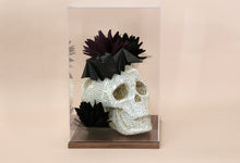 Cargar imagen en el visor de la galería, CATRINA MURCIELAGO OBJETO DECORATIVO
