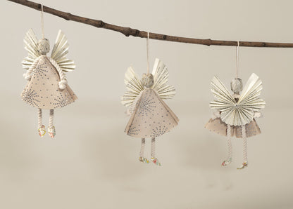 Esferas ángel hada de origami en tonos beige y dorado, hechas a mano