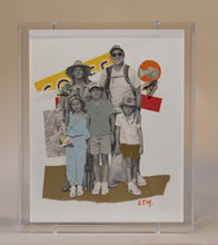 Cargar imagen en el visor de la galería, Familia en foto intervenida, en papel plegado a mano
