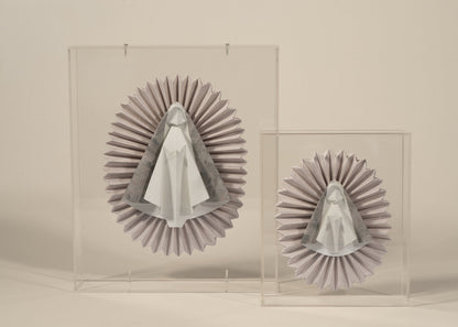 Virgen de origami especial en rosa con gris, mediana y chica una junto a la otra