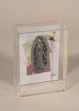Cargar imagen en el visor de la galería, Virgen de Guadalupe en collage, vista frontal dentro de su caja de acrílico
