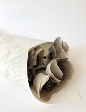 Cargar imagen en el visor de la galería, Ramo de flores
