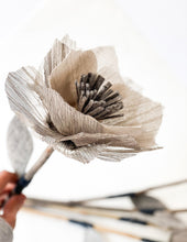 Cargar imagen en el visor de la galería, Ramo de flores
