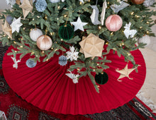 Cargar imagen en el visor de la galería, PIE DE ARBOL ACORDEÓN DE LANA
