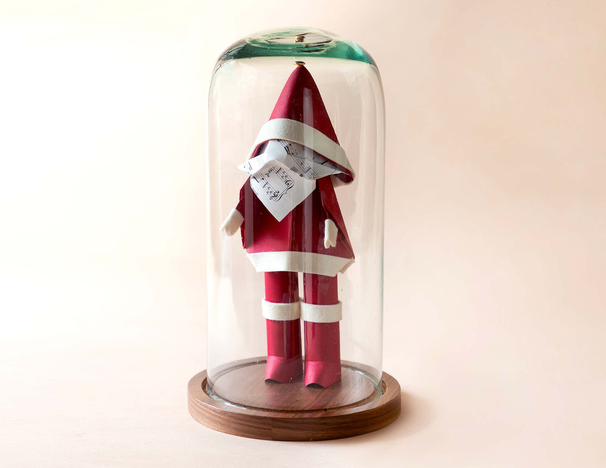 Santa de origami en capelo, hecha a mano en el taller de Stampilla