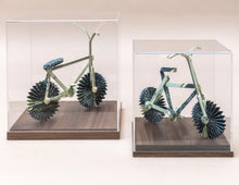 Cargar imagen en el visor de la galería, BICI OBJETO DECORATIVO
